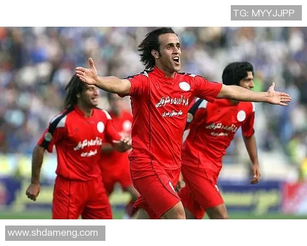 回顾伊朗足球历史上的传奇人物与前足球明星们的辉煌成就