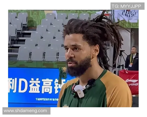 从街头到赛场打篮球明星的奋斗与荣耀之路